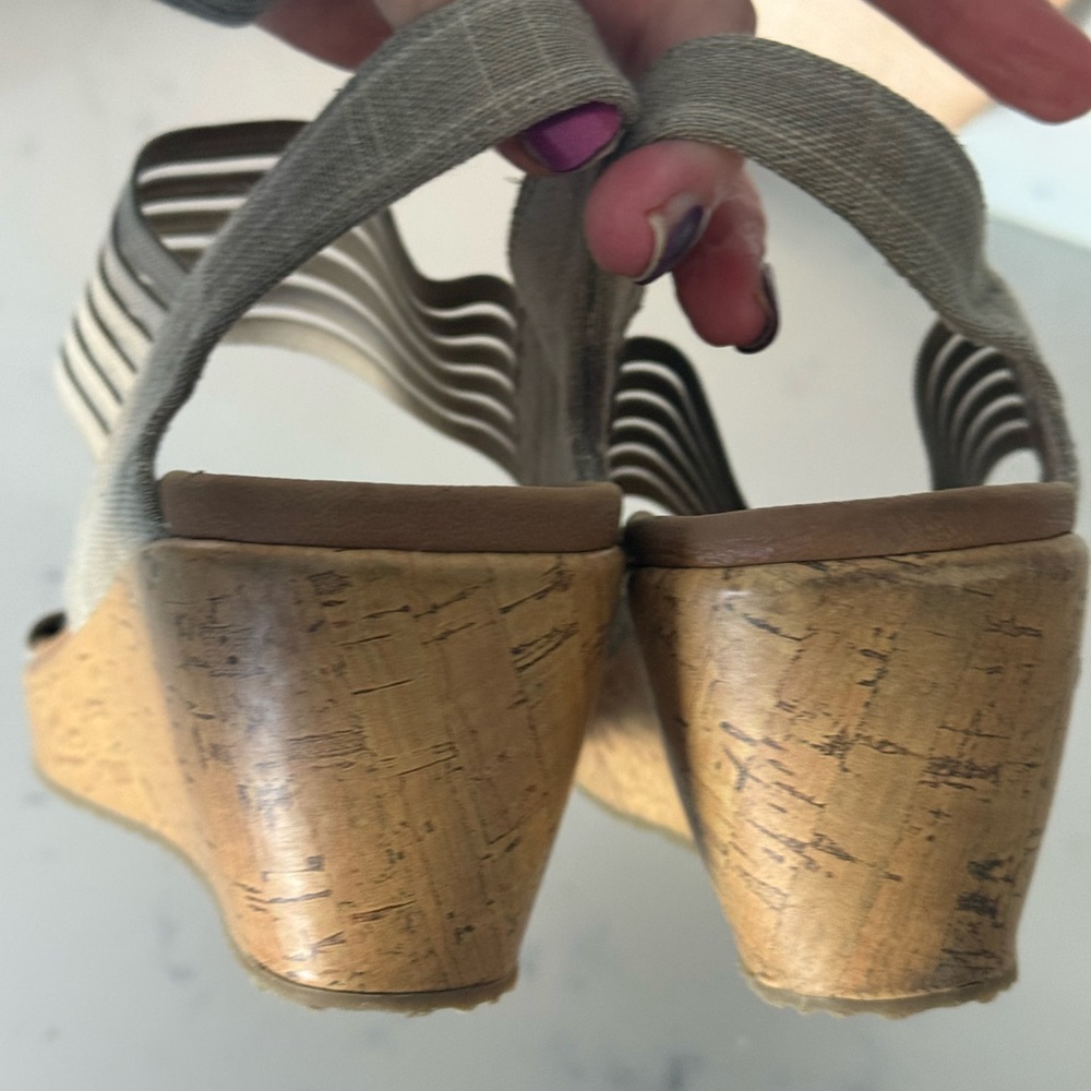 Skechers Women's Light Gray Cork Wedge Sandals - Picture 12 of 13